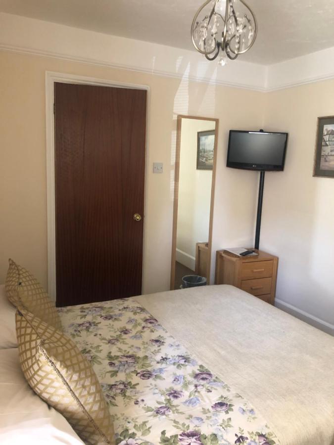 Auplands En-Suite Rooms Lymington Exteriör bild